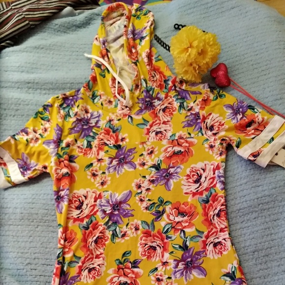 Dress - Picture 2 of 2